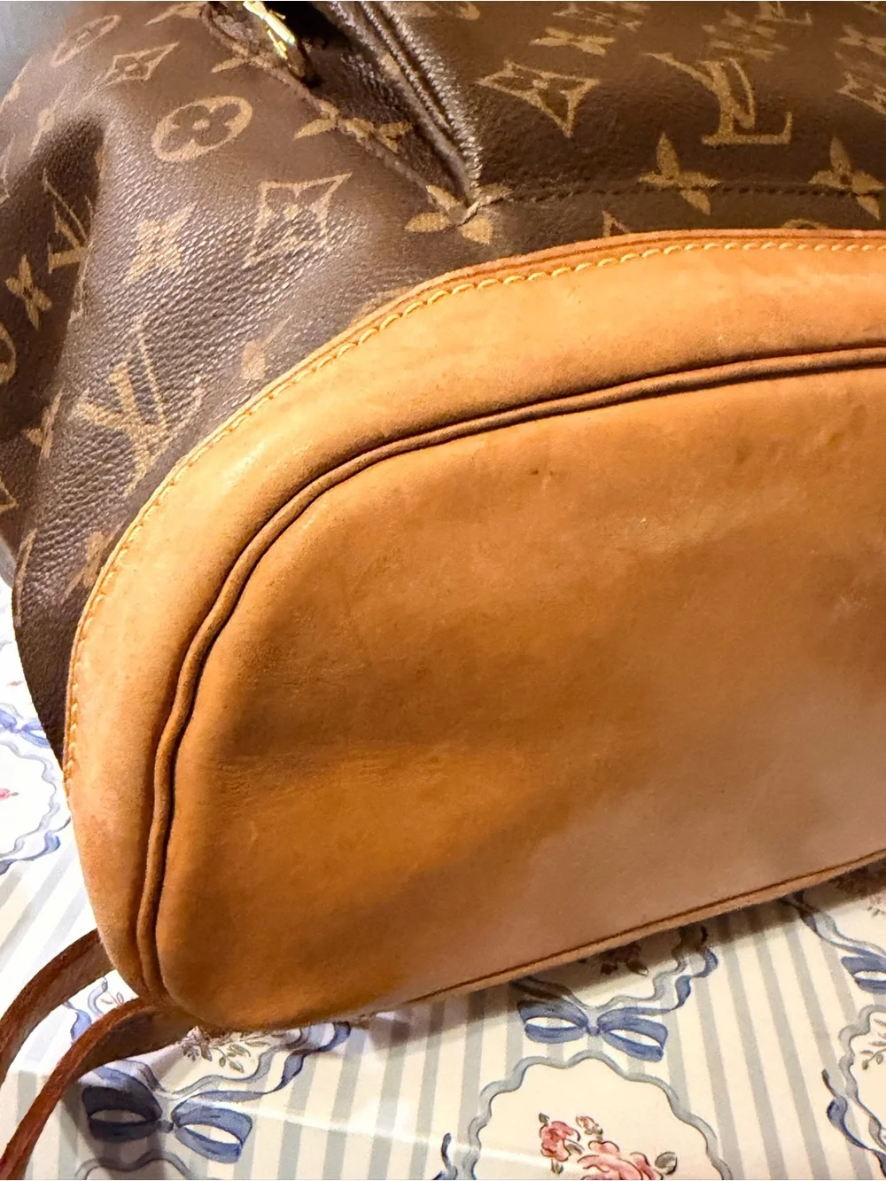 Louis Vuitton GM Brown Monogram Canvas Backpack with Tan Trim - Picture 5 of 17